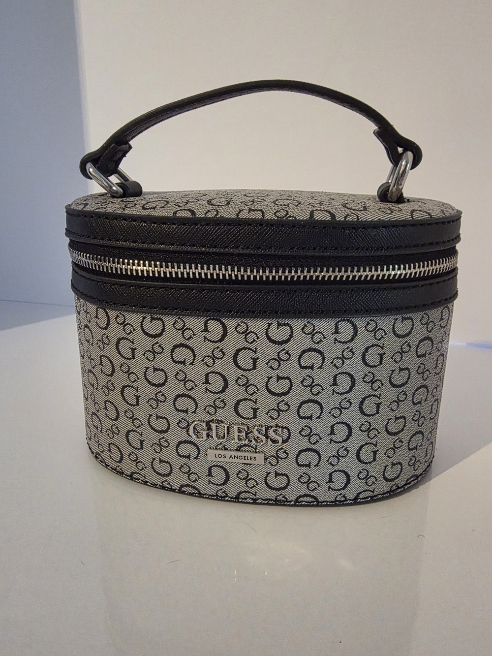 GUESS Gray/Black Monogram Cosmetic Case Top-Handle Bag